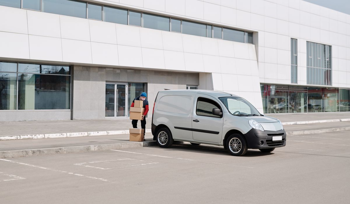 Loading a Removal Van to Prevent Damage in Transit
